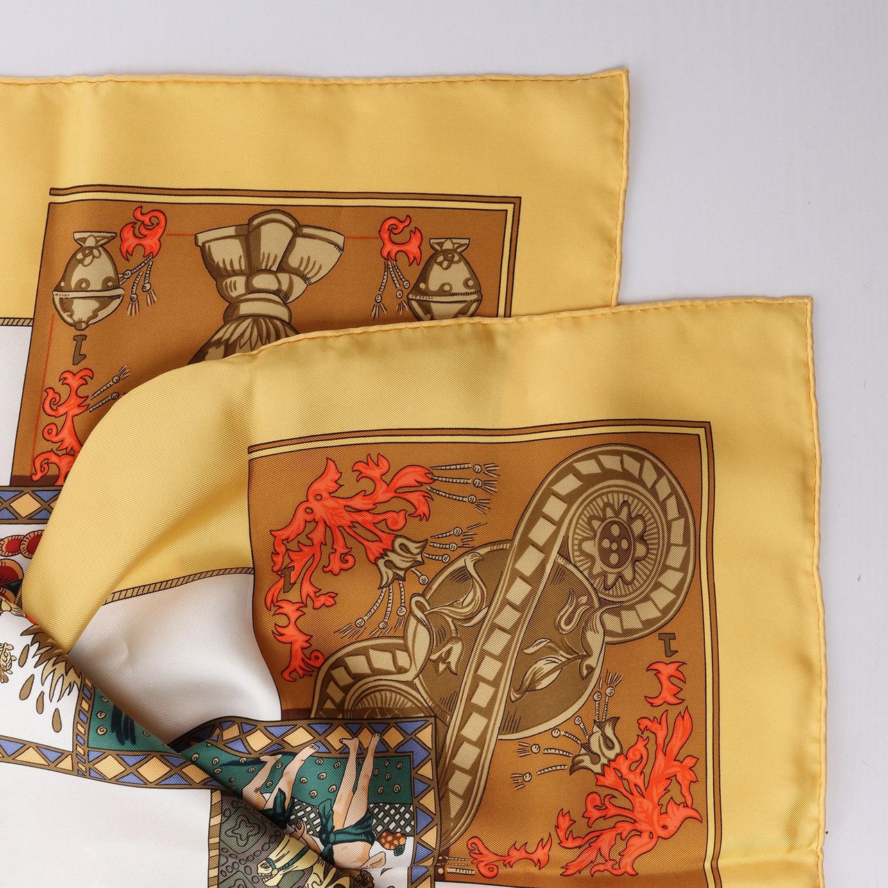 Hermès Carré 90 "LE TAROT" Silk handkerchief in Yellow Geel