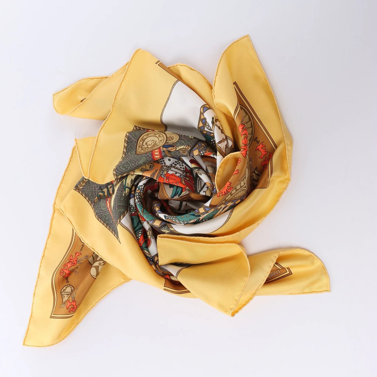 Hermès Carré 90 "LE TAROT" Silk handkerchief in Yellow Geel