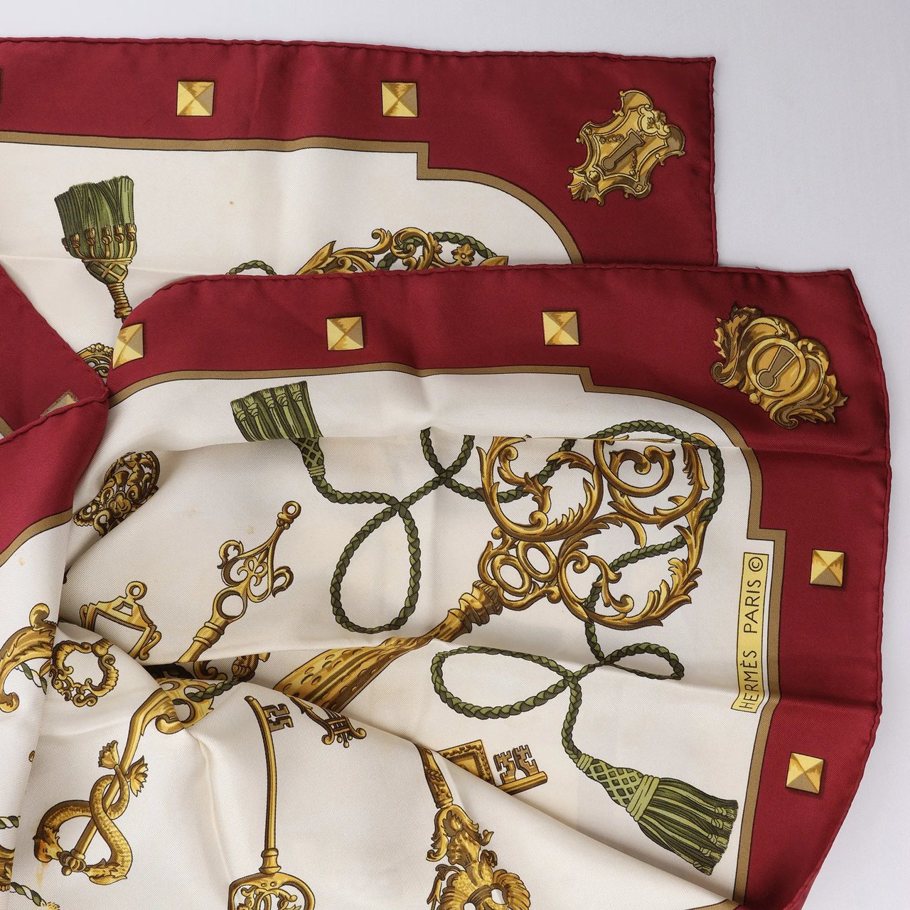 Hermès Carré 90 "LES CLES" Silk handkerchief in Burgundy Divers