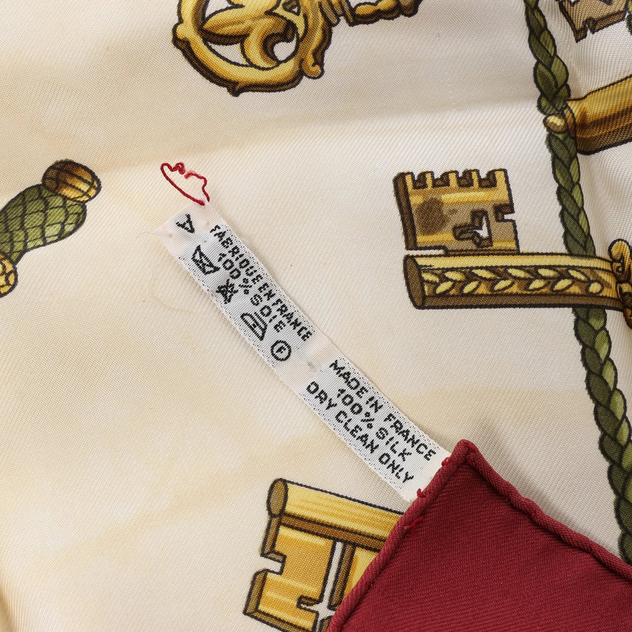 Hermès Carré 90 "LES CLES" Silk handkerchief in Burgundy Divers