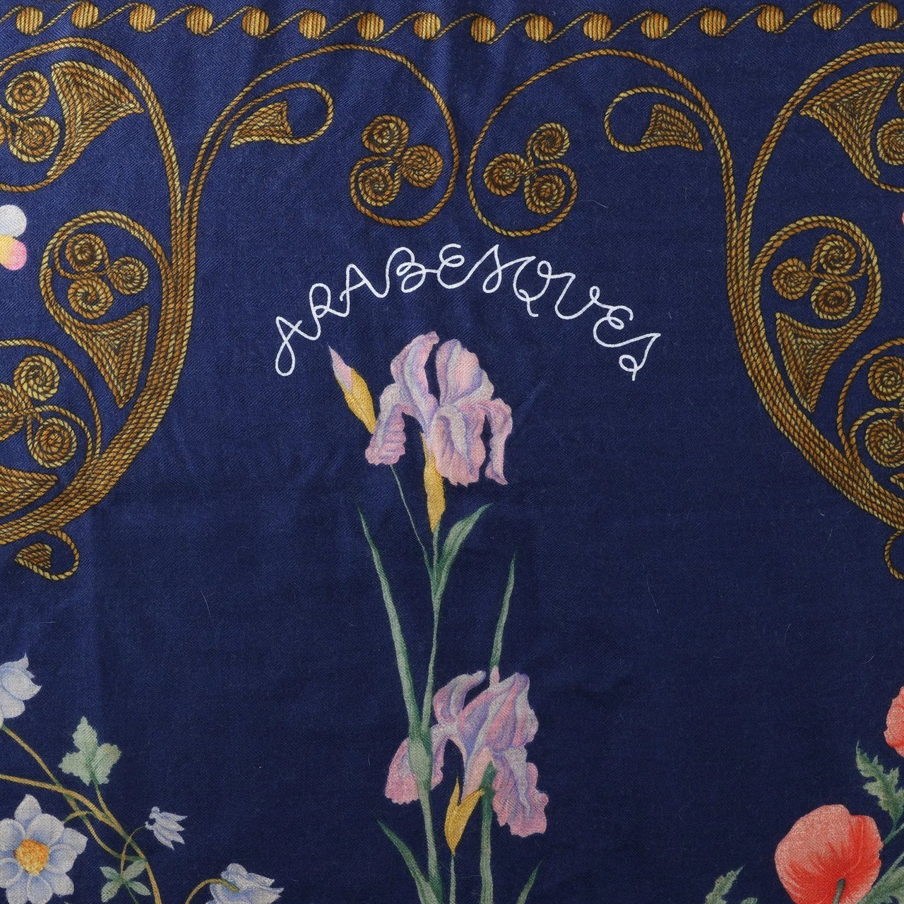 Hermès Carré Geant "ARABESQUES" Cashemere & Silk Scarf in Navy Blue x Red Blauw