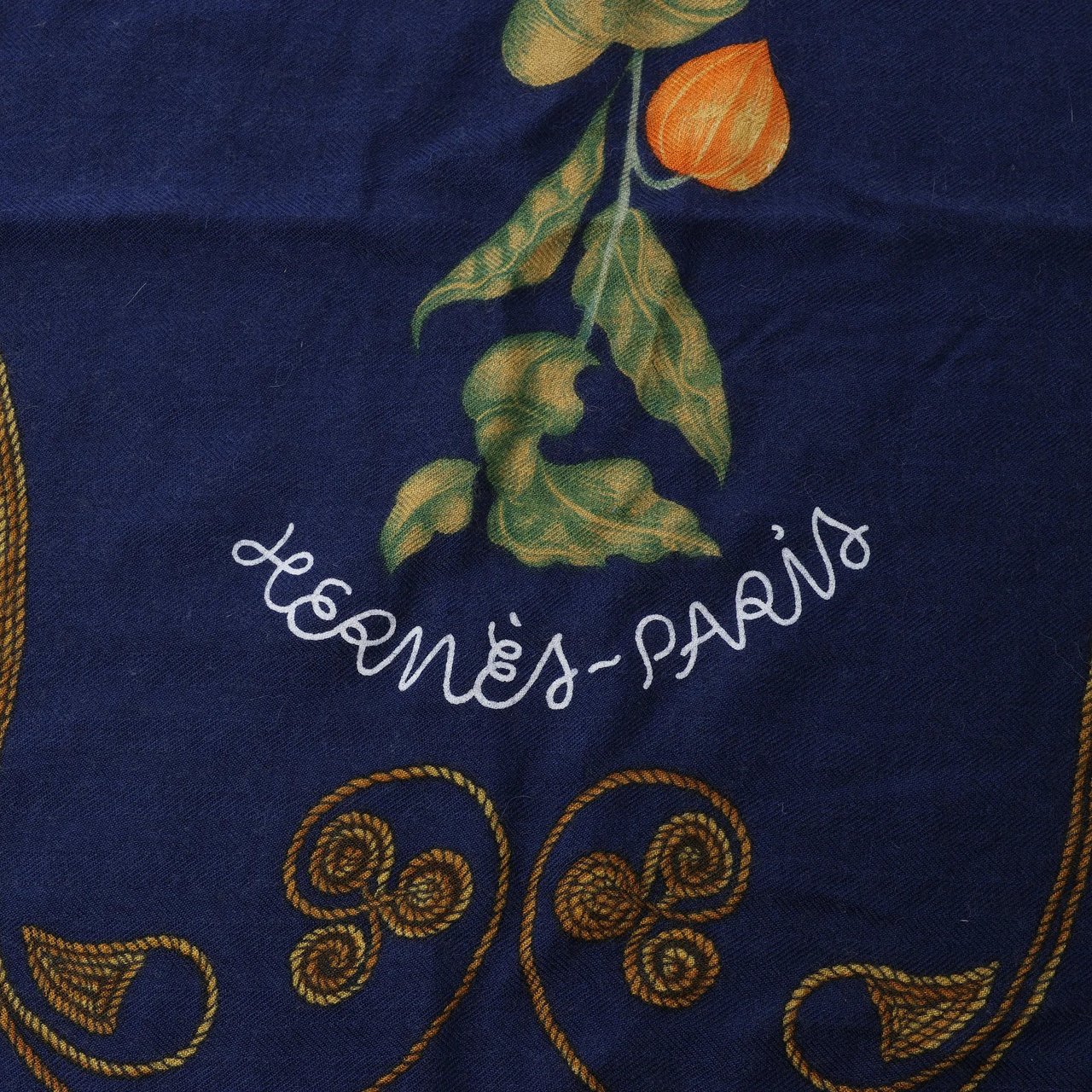 Hermès Carré Geant "ARABESQUES" Cashemere & Silk Scarf in Navy Blue x Red Blauw