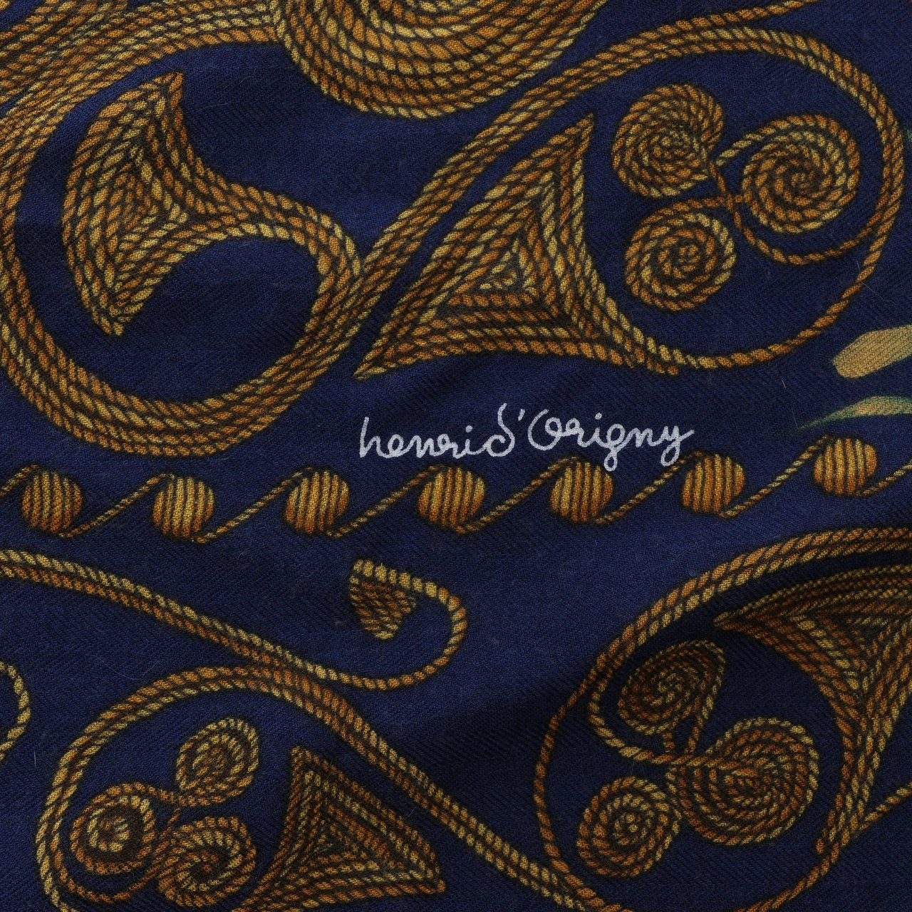 Hermès Carré Geant "ARABESQUES" Cashemere & Silk Scarf in Navy Blue x Red Blauw