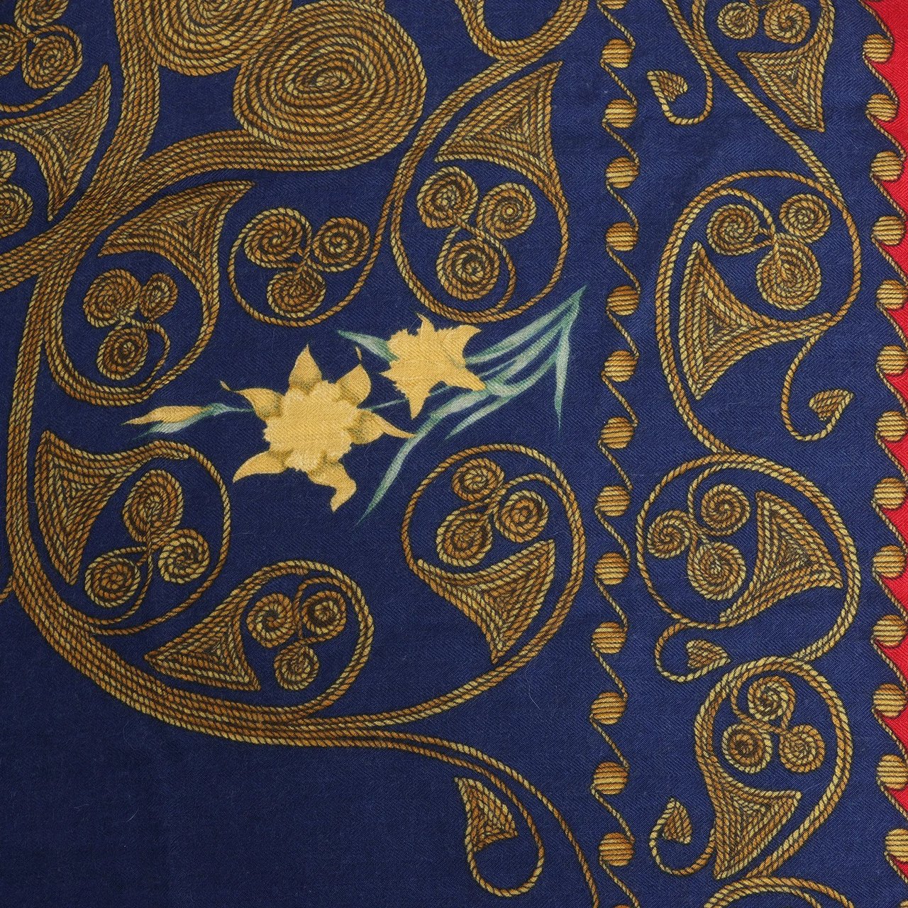 Hermès Carré Geant "ARABESQUES" Cashemere & Silk Scarf in Navy Blue x Red Blauw