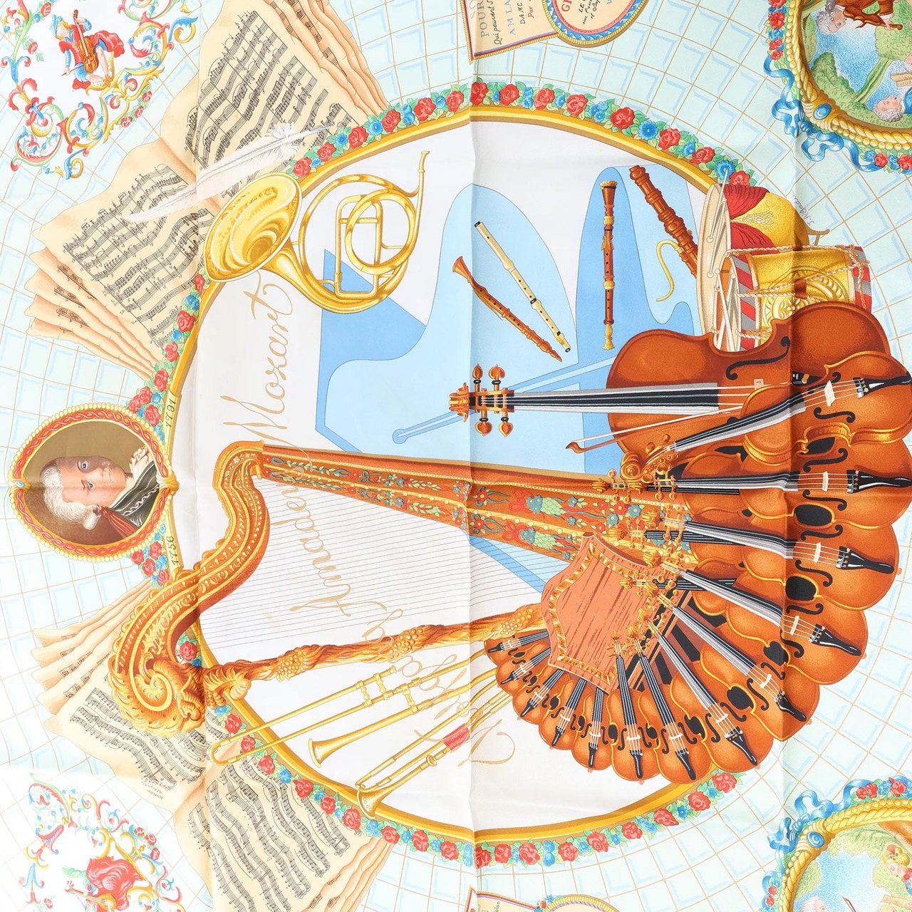 Hermès Carré 90 "Hommage à Mozart" Silk handkerchief in Red x Blue Blauw