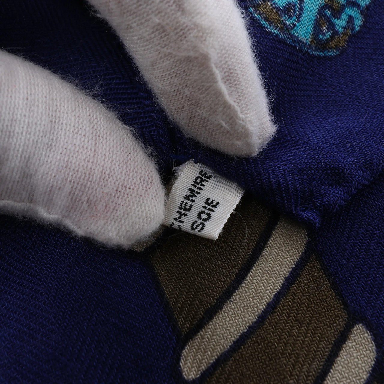 Hermès Carré 90 "Etendards et Bonnieres flag" Cashmere x Silk handkerchief in Blue Blauw