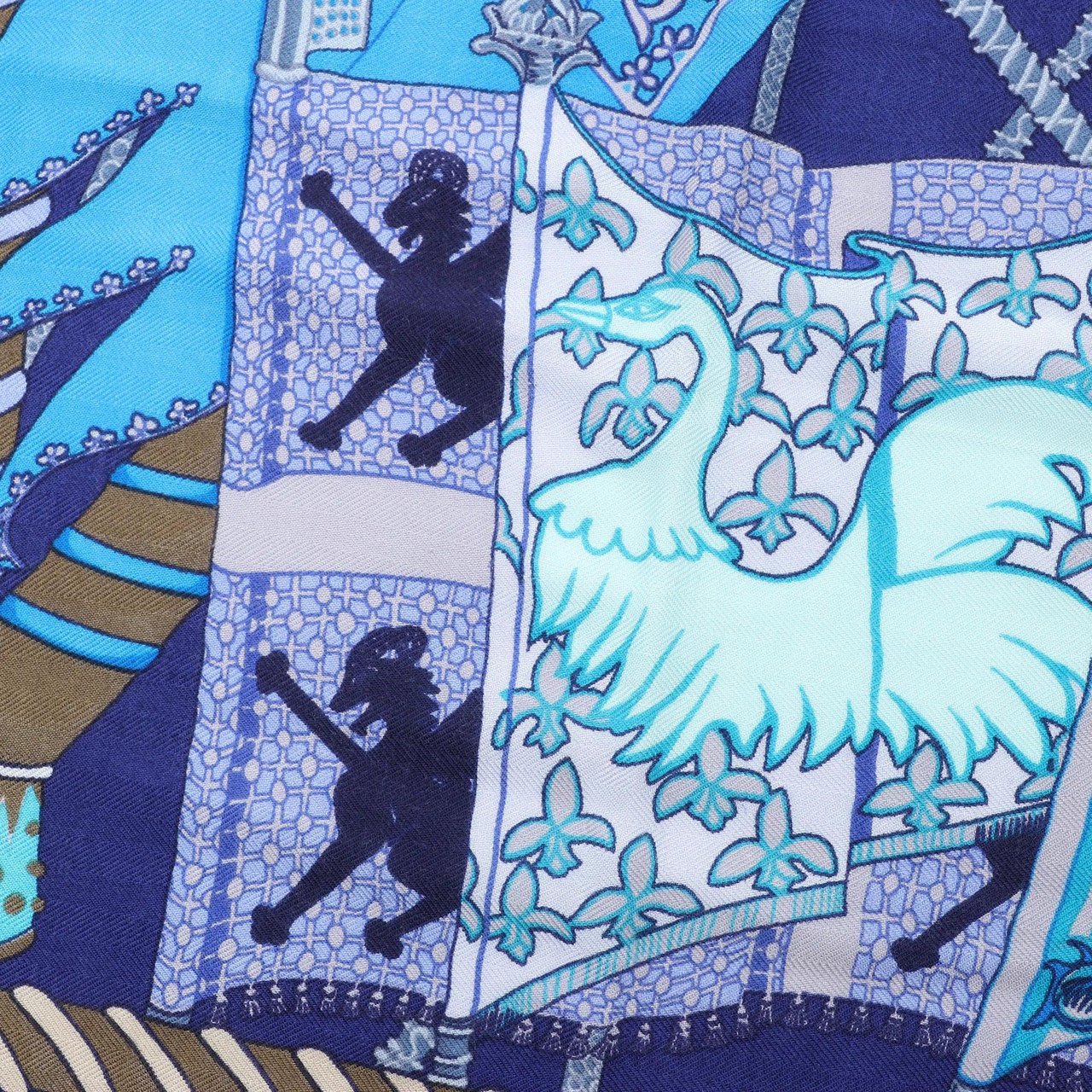 Hermès Carré 90 "Etendards et Bonnieres flag" Cashmere x Silk handkerchief in Blue Blauw
