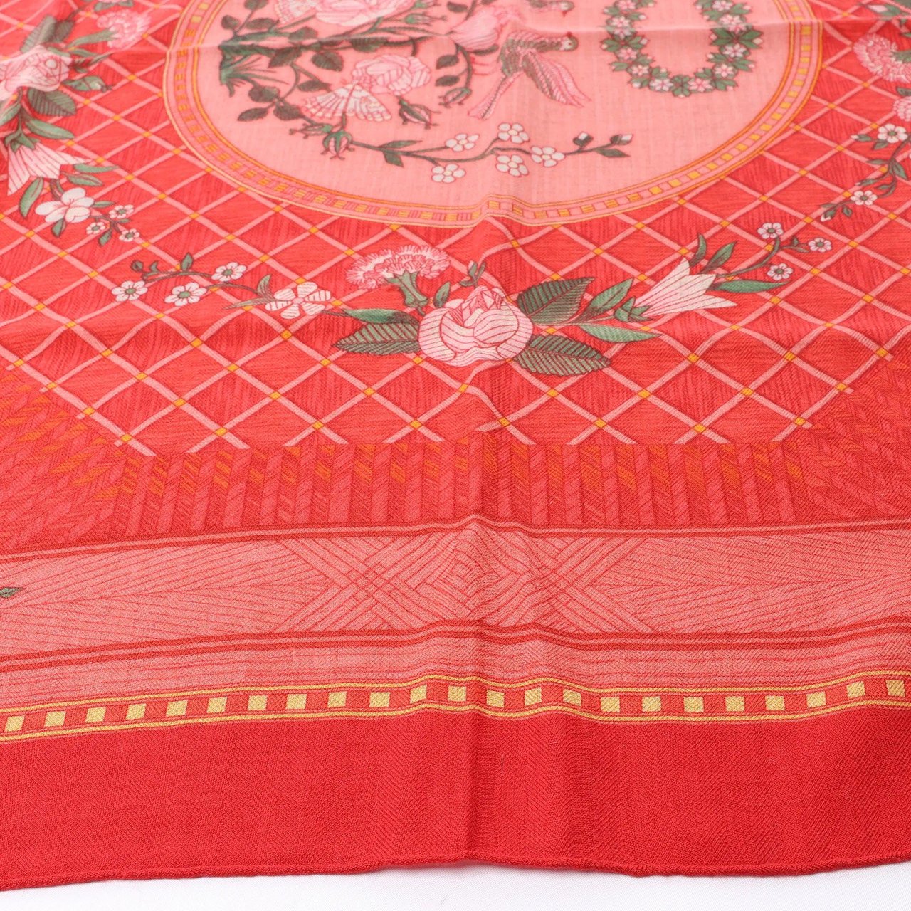 Hermès Carré 90 "JEUX DE PAILLE" Cashmere x Silk handkerchief in Red Divers