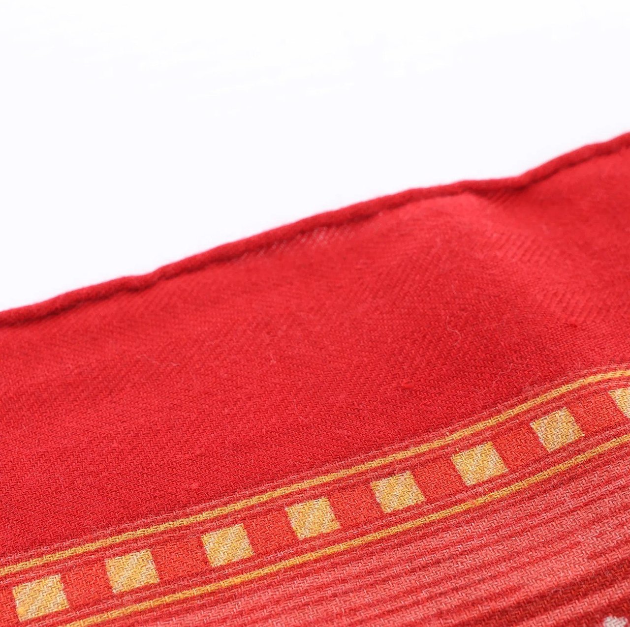 Hermès Carré 90 "JEUX DE PAILLE" Cashmere x Silk handkerchief in Red Divers