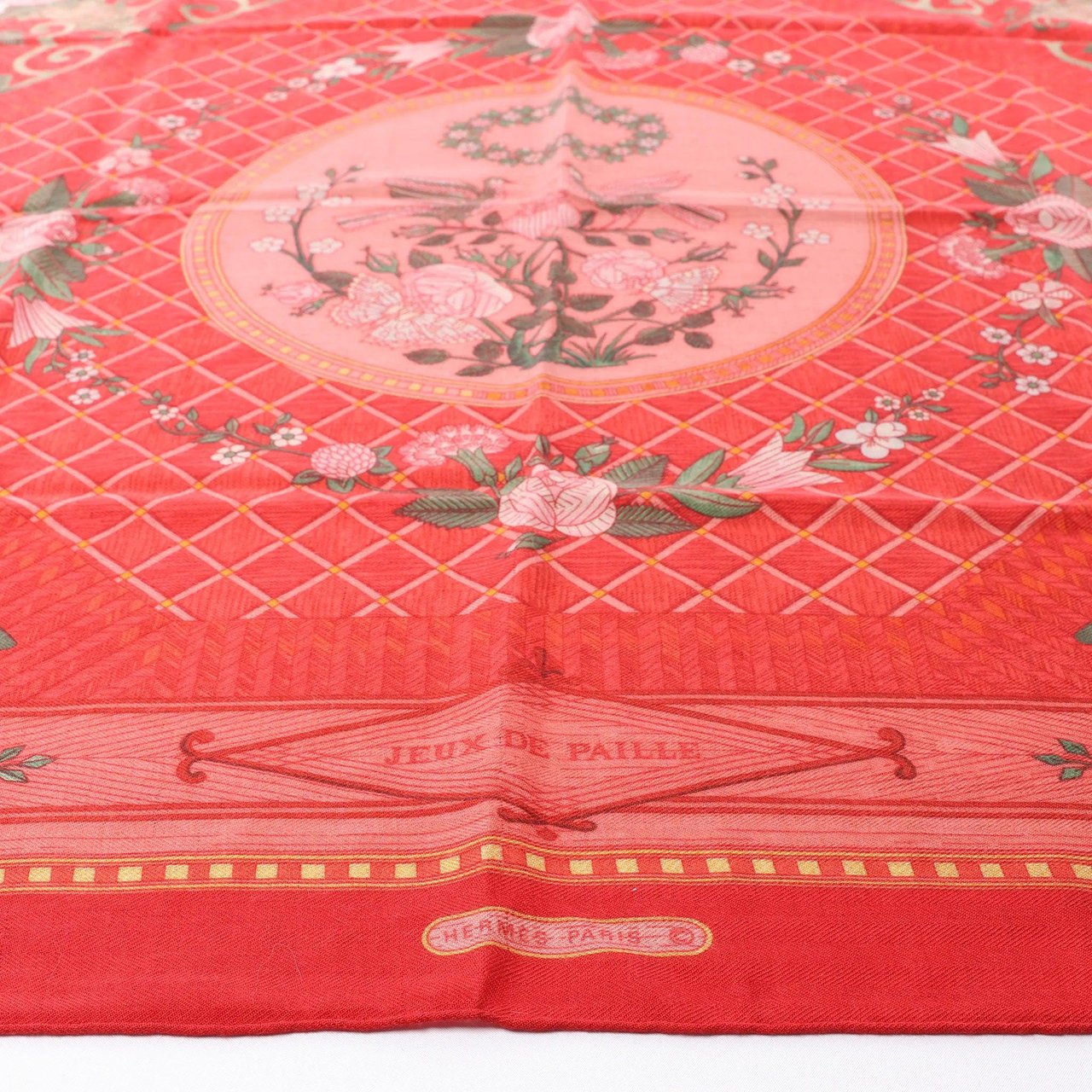 Hermès Carré 90 "JEUX DE PAILLE" Cashmere x Silk handkerchief in Red Divers