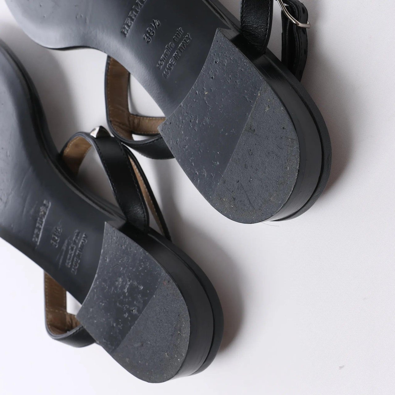 Hermès HERMES Olivia Leather Sandals in Black, Size EU 38.5 Zwart