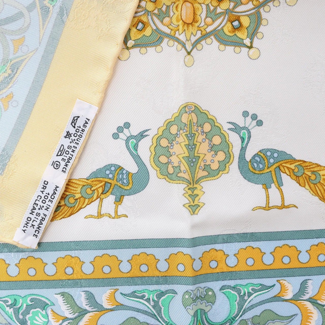 Hermès Carré 90 "CIELS BYZANTINS" Silk handkerchief in Yellow Geel