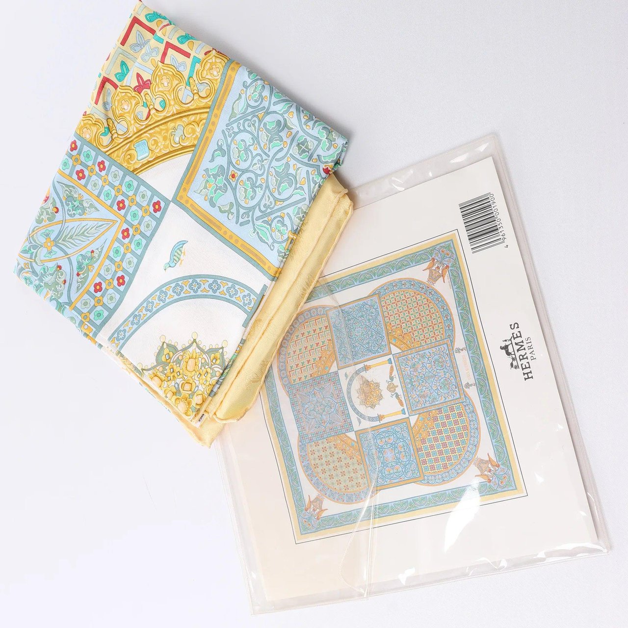 Hermès Carré 90 "CIELS BYZANTINS" Silk handkerchief in Yellow Geel