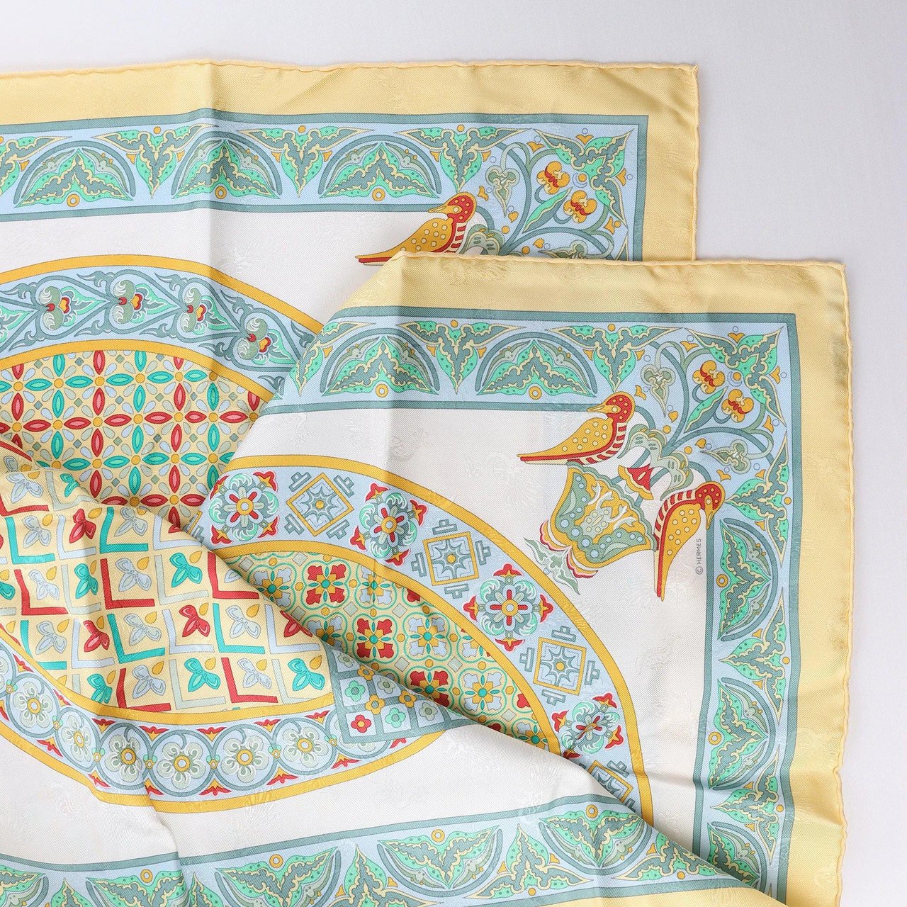 Hermès Carré 90 "CIELS BYZANTINS" Silk handkerchief in Yellow Geel