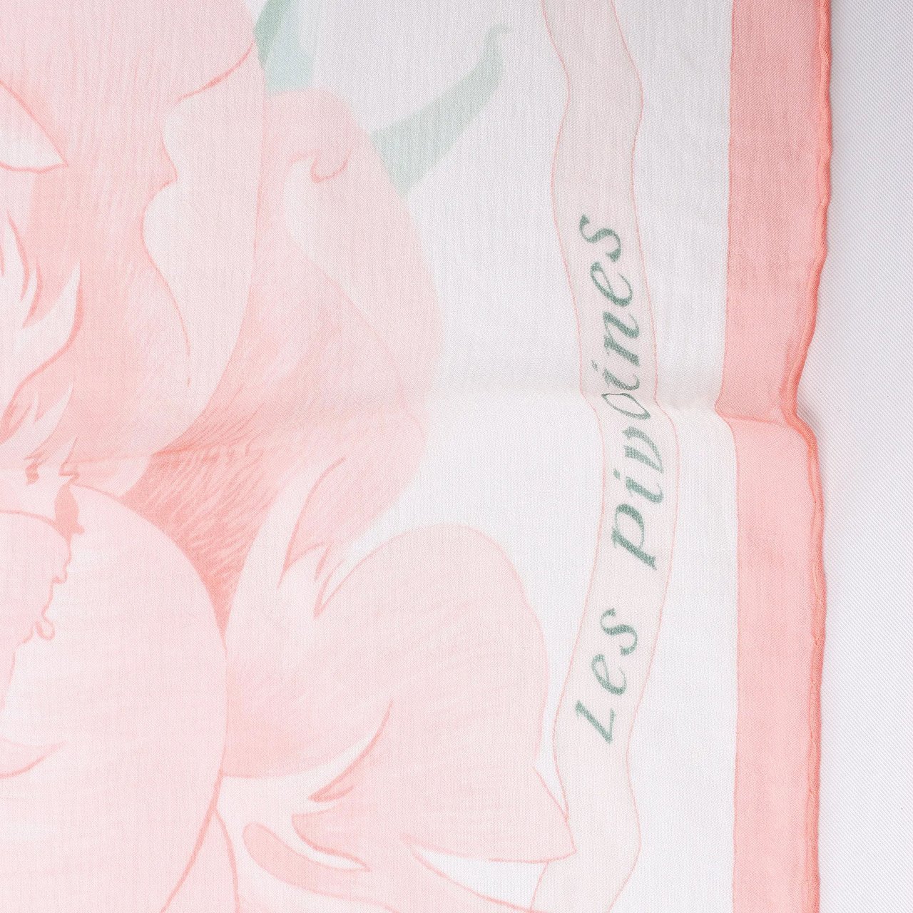 Hermès Carré 90 "Les Pivoines Koyaku" Silk handkerchief in Pink Roze