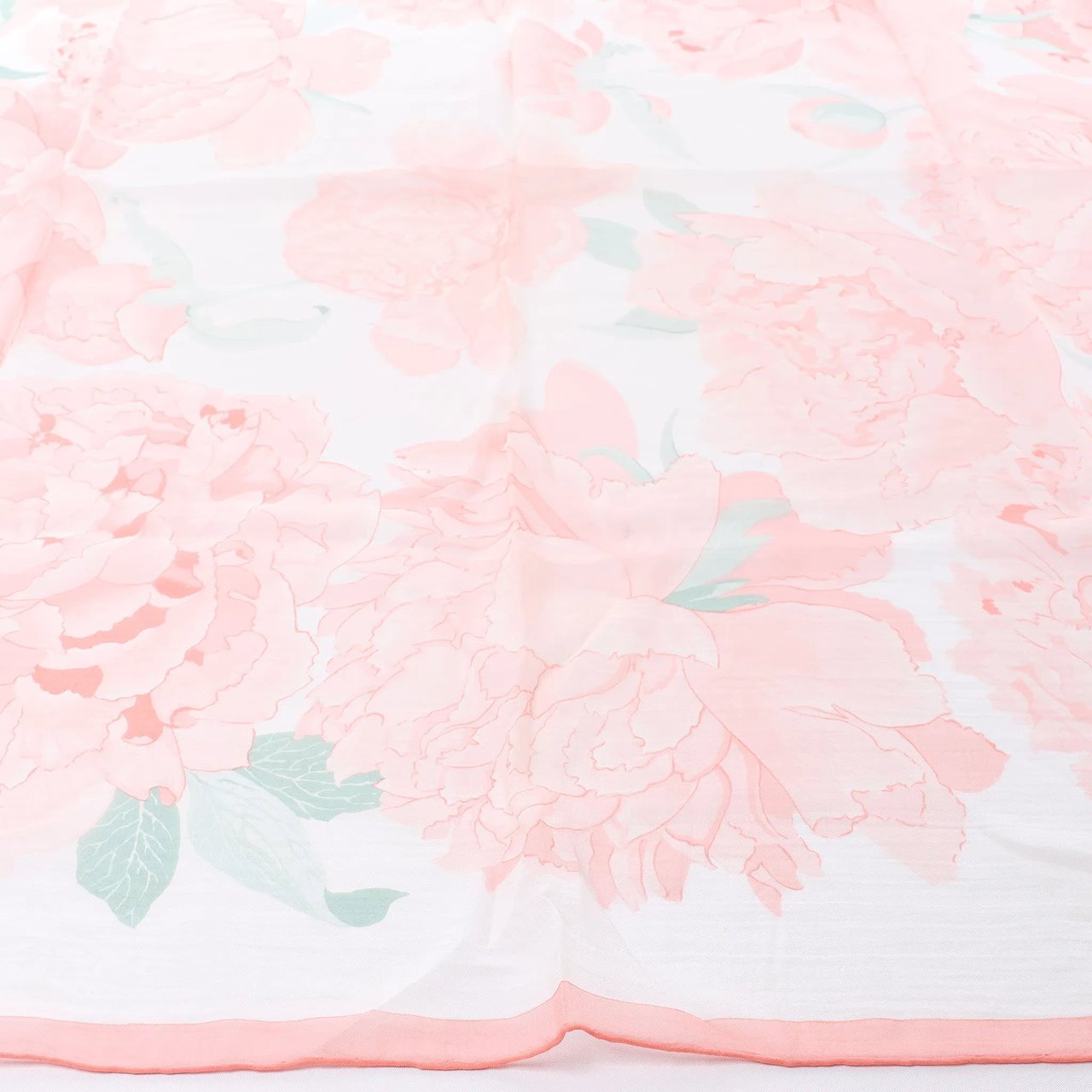 Hermès Carré 90 "Les Pivoines Koyaku" Silk handkerchief in Pink Roze