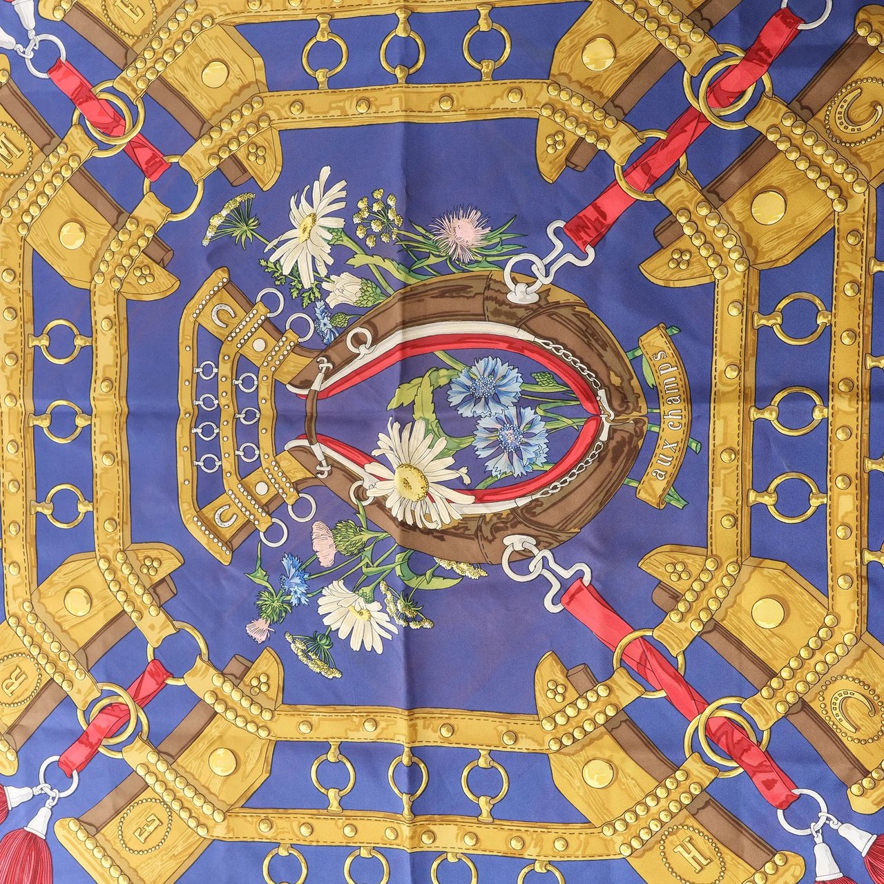 Hermès Carré 90 "AUX CHAMPS" Silk handkerchief in Navy Blue Blauw
