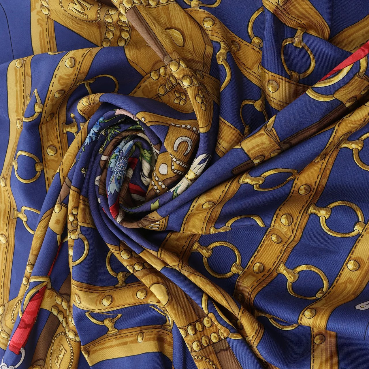 Hermès Carré 90 "AUX CHAMPS" Silk handkerchief in Navy Blue Blauw