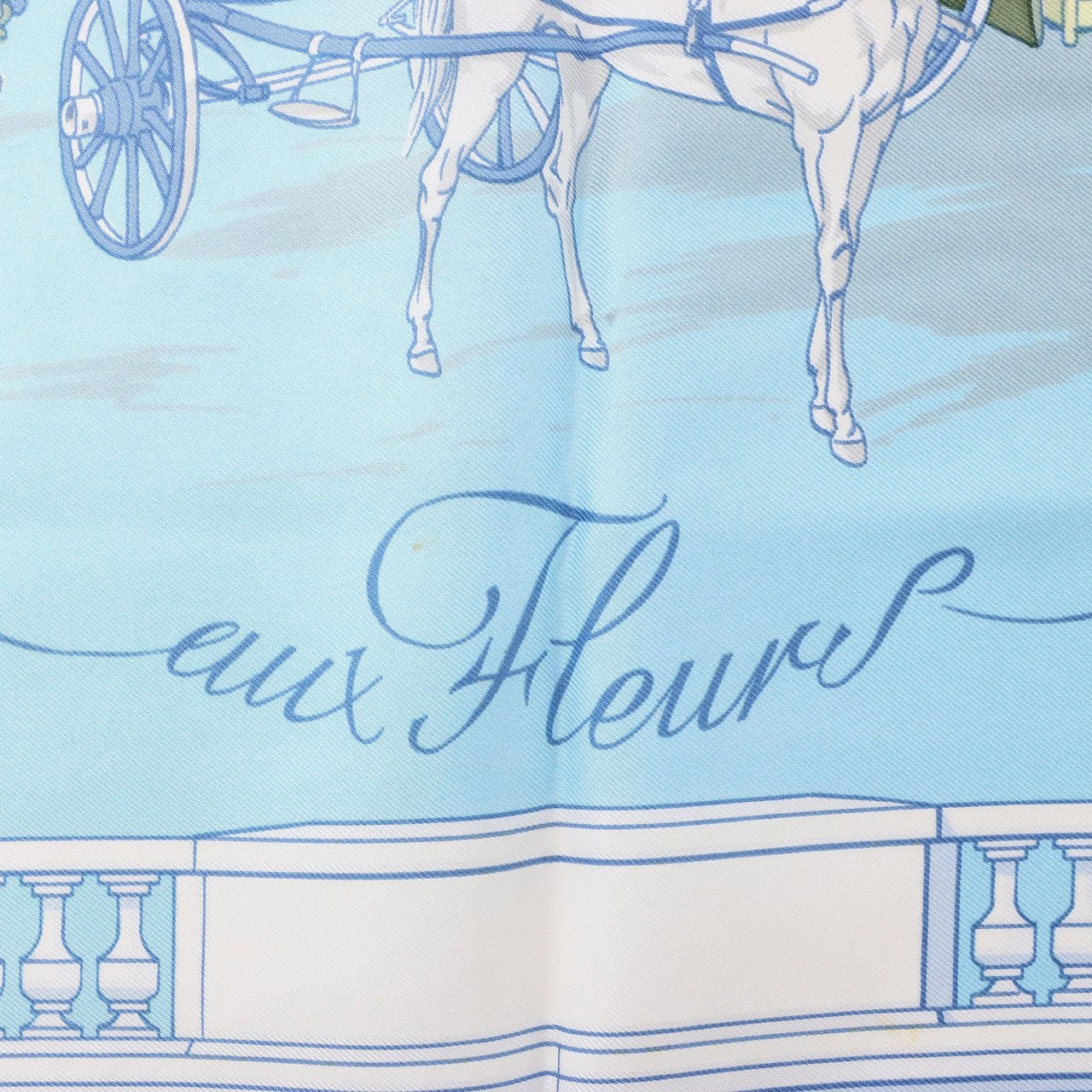 Hermès Carré 90 "Quai aux Fleurs" Silk handkerchief in Light Blue Blauw