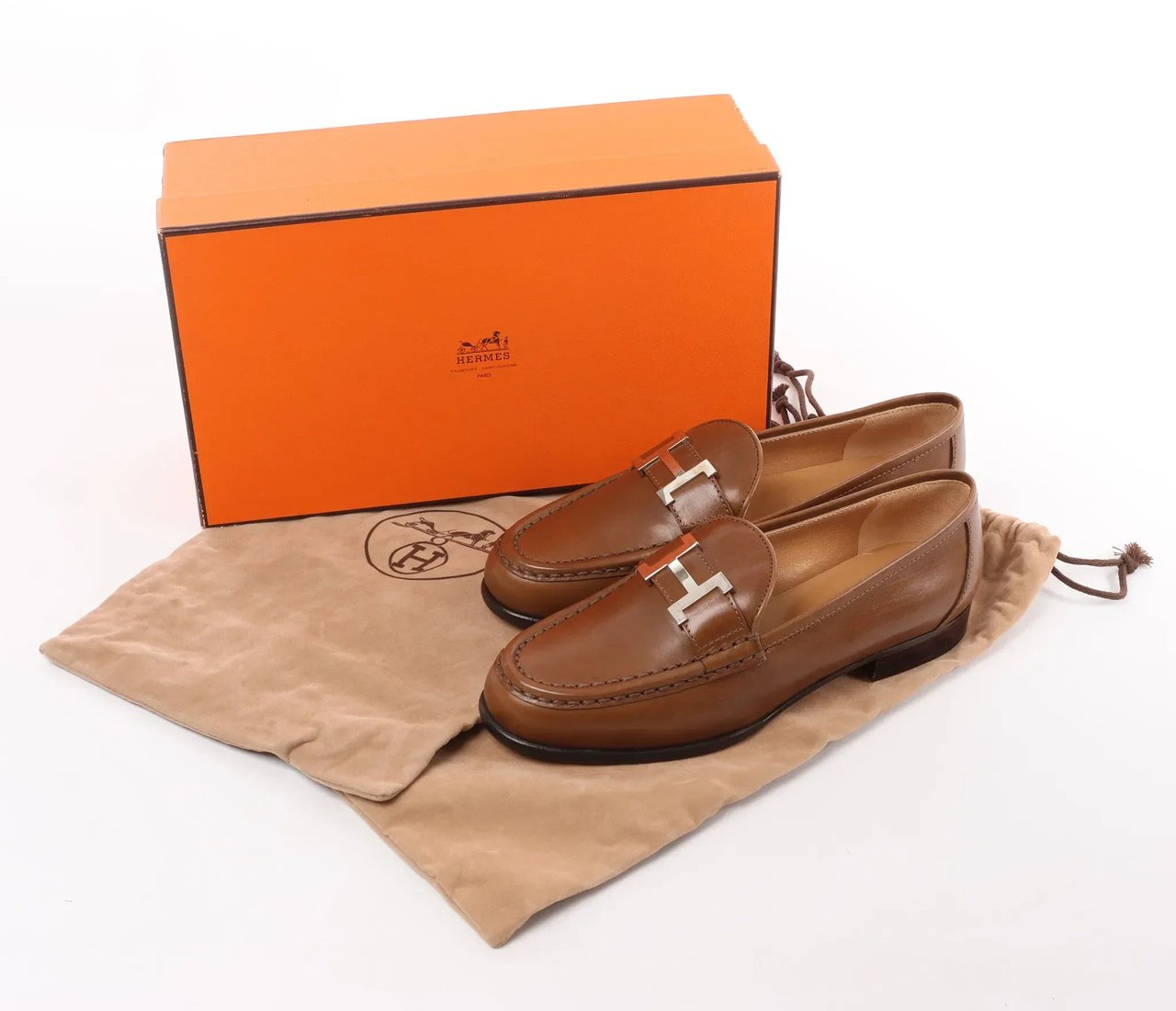 Hermès HERMES Constance Leather Loafer in Brown, Size 36 EU Divers