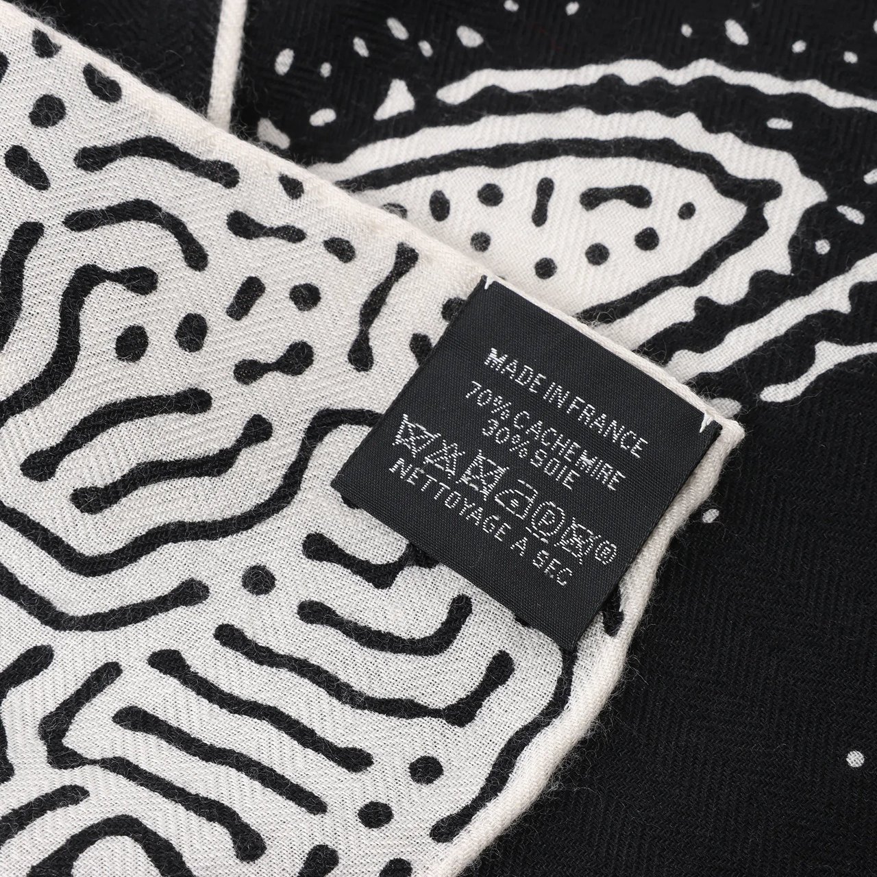 Hermès Carré 140 "Clair De Lune" Cashmere x Silk Scarve in Black Zwart