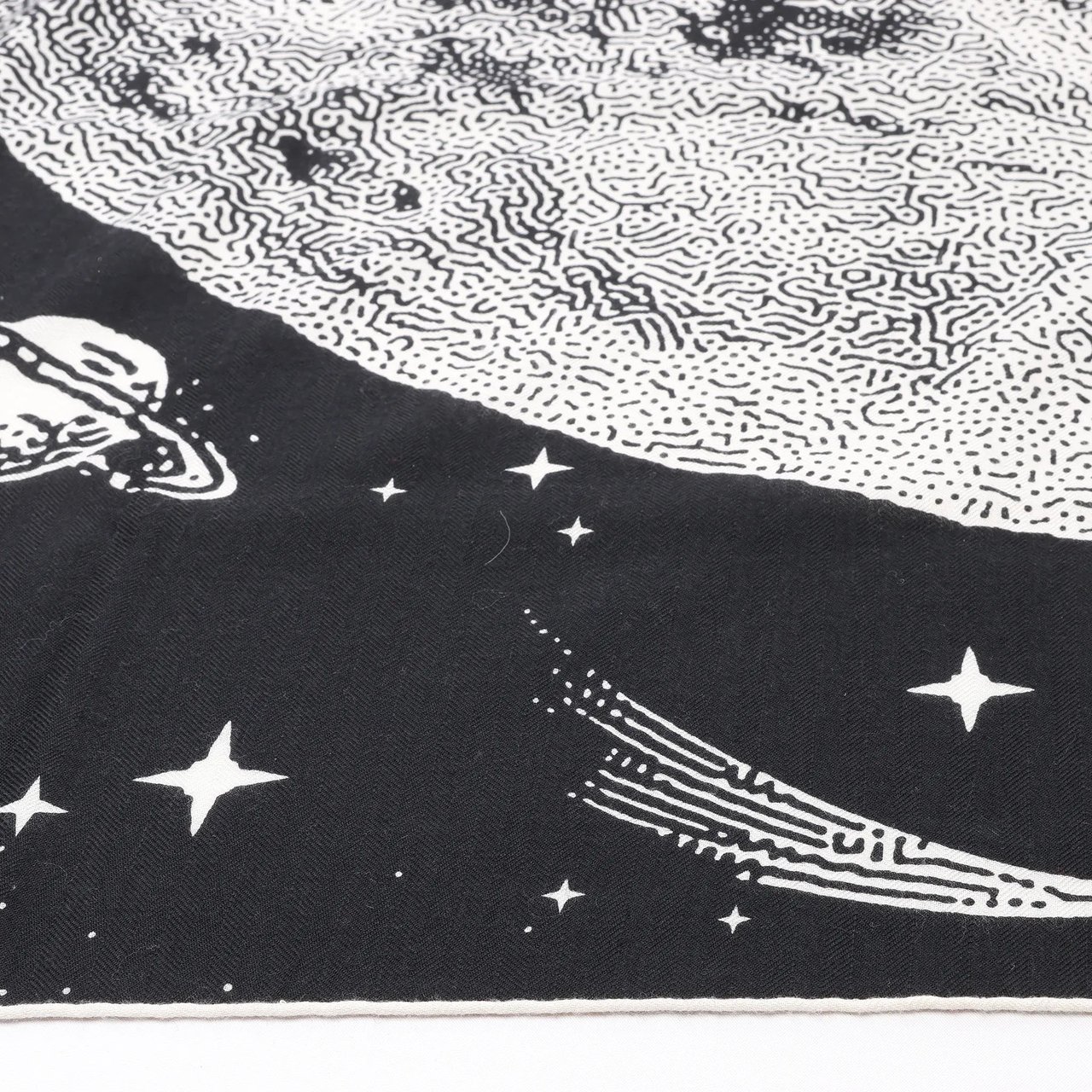 Hermès Carré 140 "Clair De Lune" Cashmere x Silk Scarve in Black Zwart