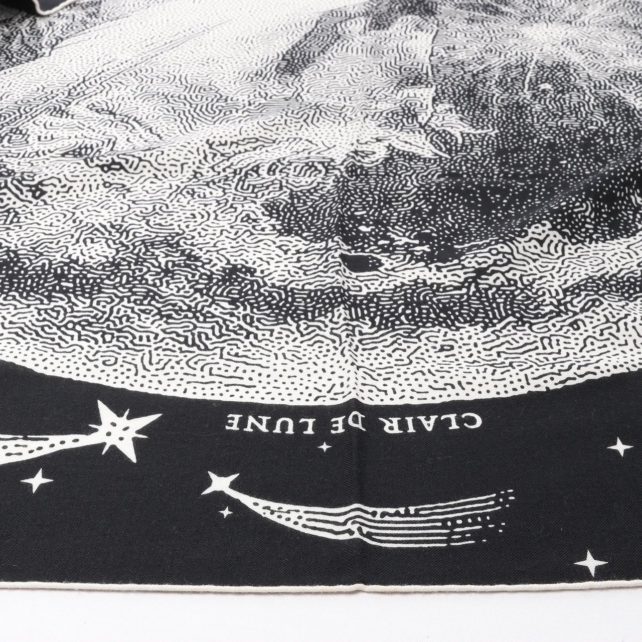 Hermès Carré 140 "Clair De Lune" Cashmere x Silk Scarve in Black Zwart