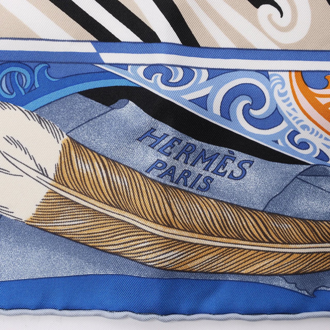 Hermès Carré 90 "Kawaora" Silk handkerchief in Blue Blauw