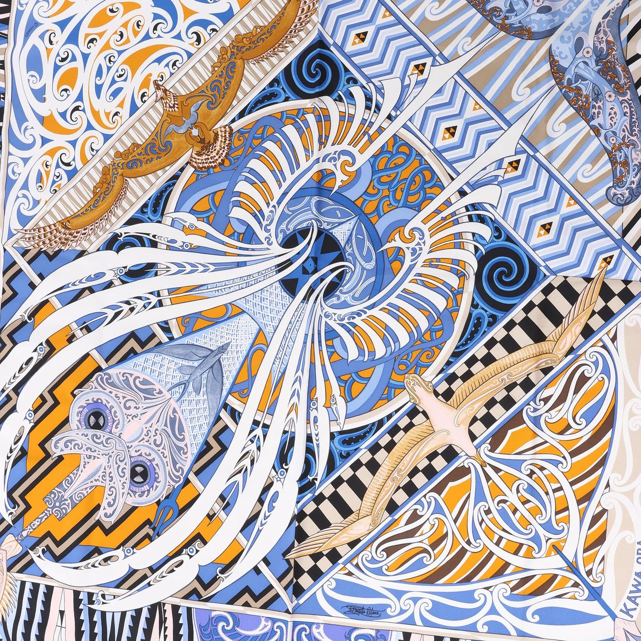 Hermès Carré 90 "Kawaora" Silk handkerchief in Blue Blauw