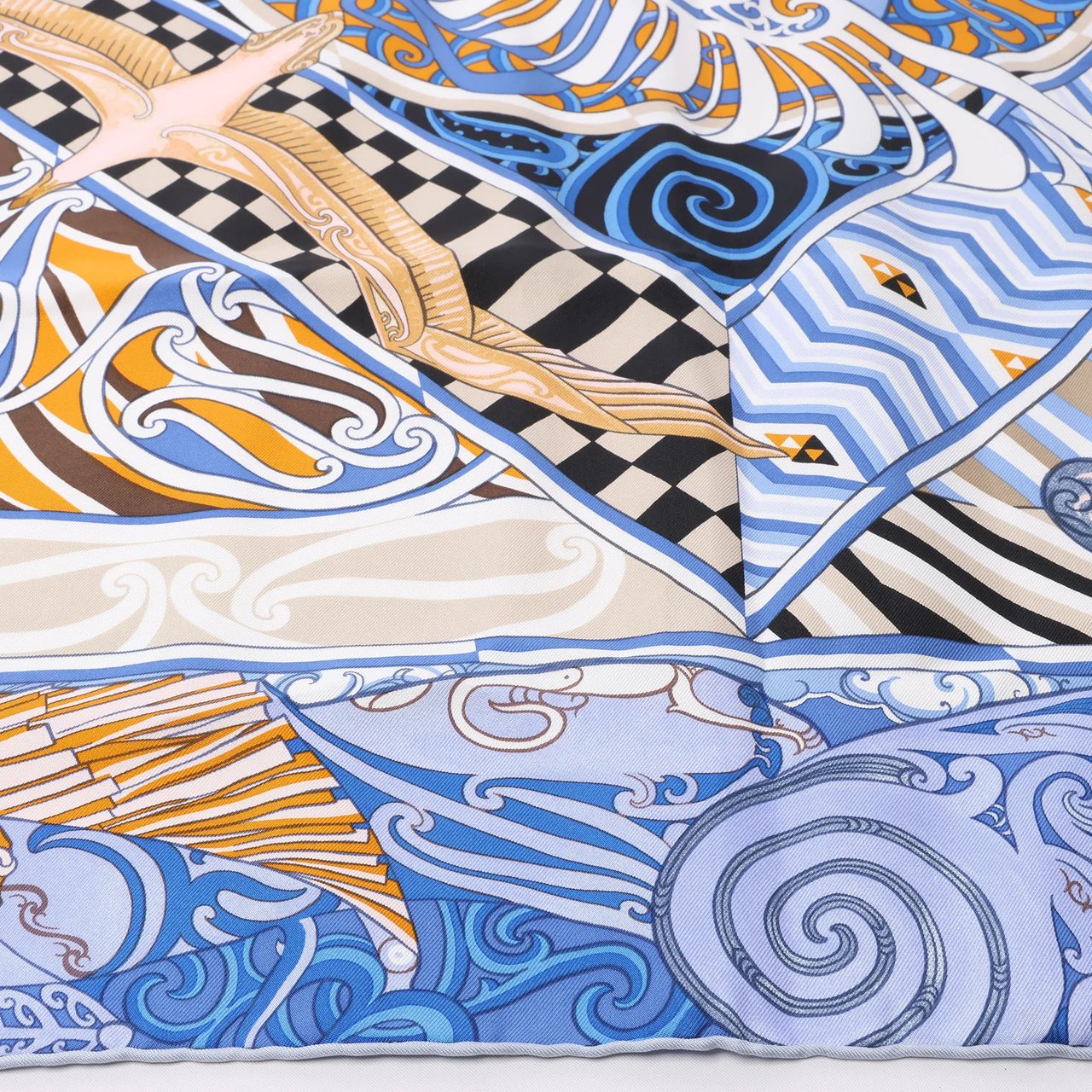 Hermès Carré 90 "Kawaora" Silk handkerchief in Blue Blauw