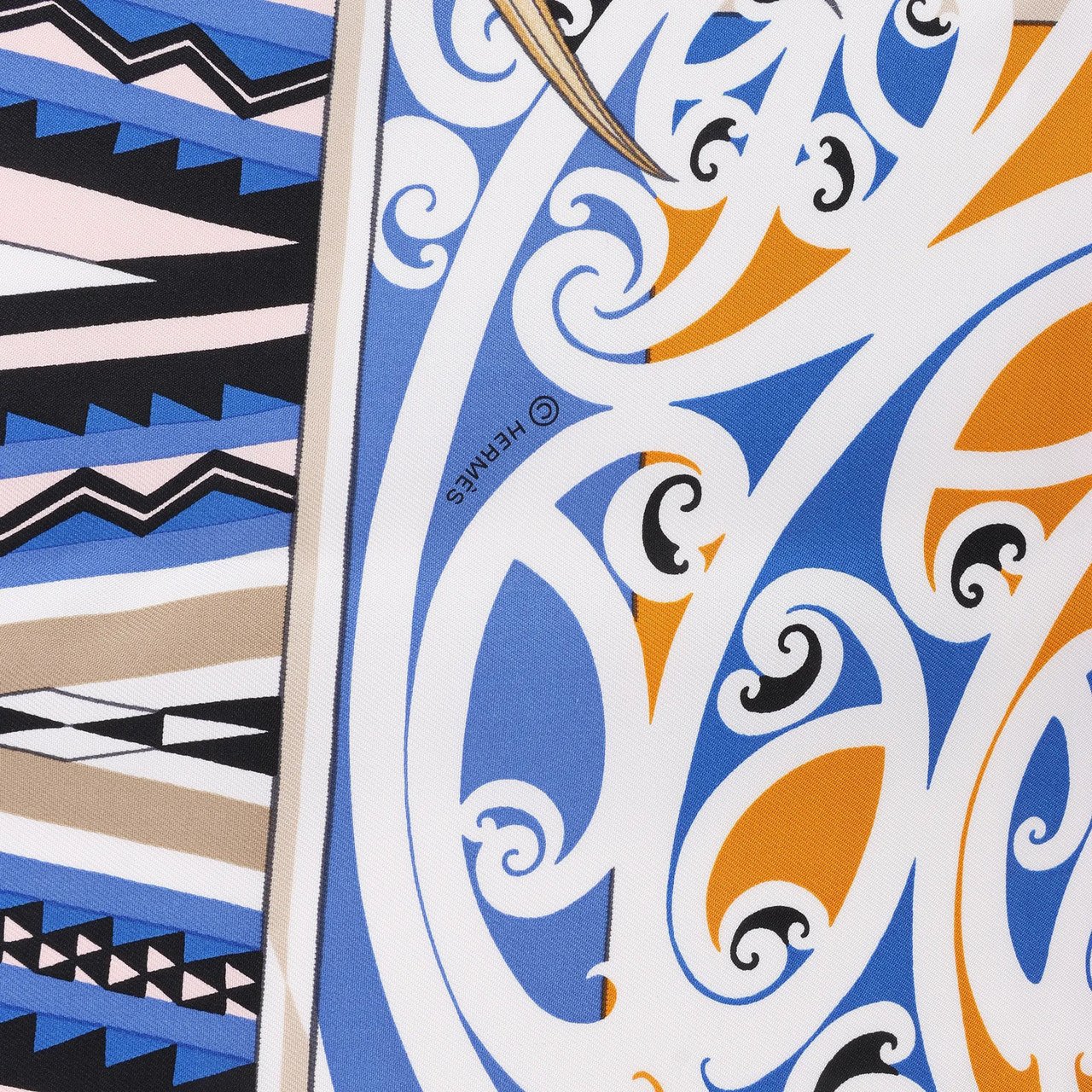 Hermès Carré 90 "Kawaora" Silk handkerchief in Blue Blauw