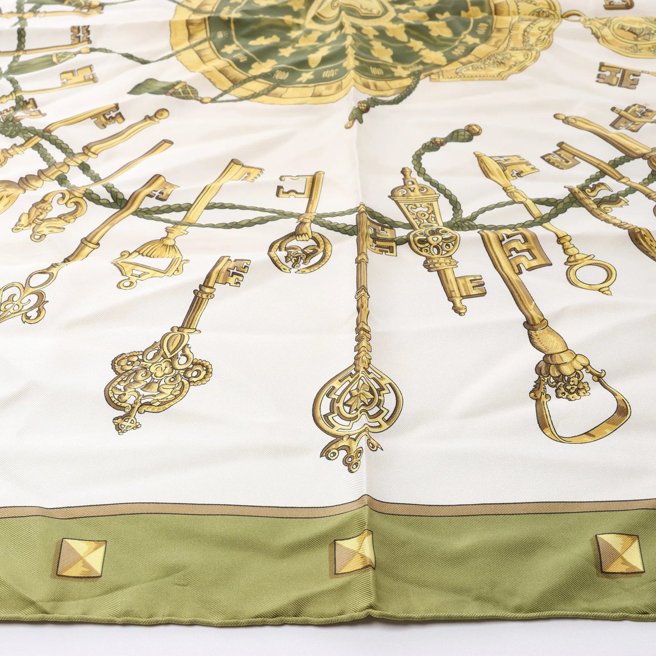 Hermès Carré 90 "LES CLES" Silk handkerchief in Green Divers