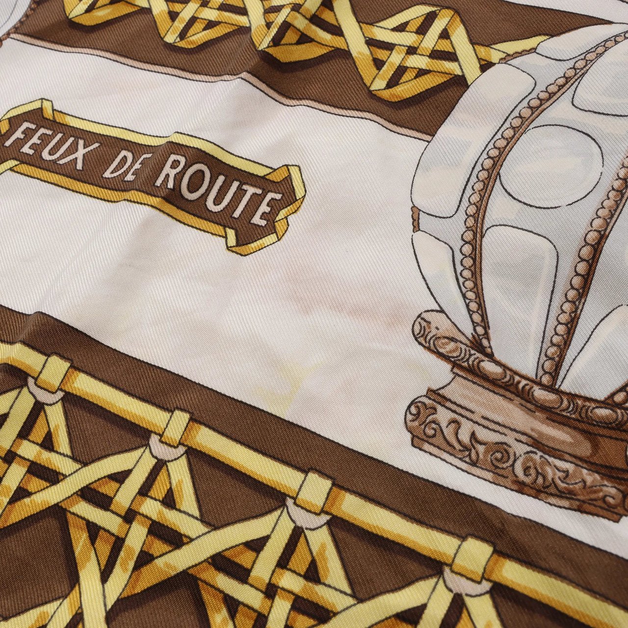 Hermès Carré 90 "FEUX DE ROUTE" Silk handkerchief in Brown Bruin
