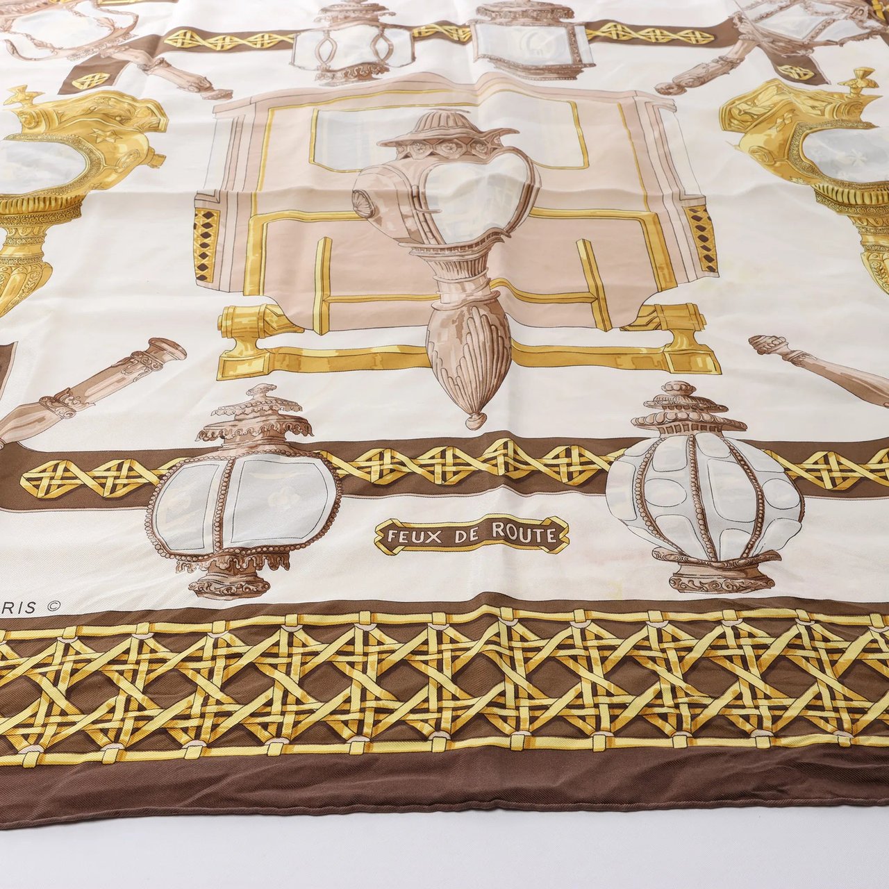 Hermès Carré 90 "FEUX DE ROUTE" Silk handkerchief in Brown Bruin