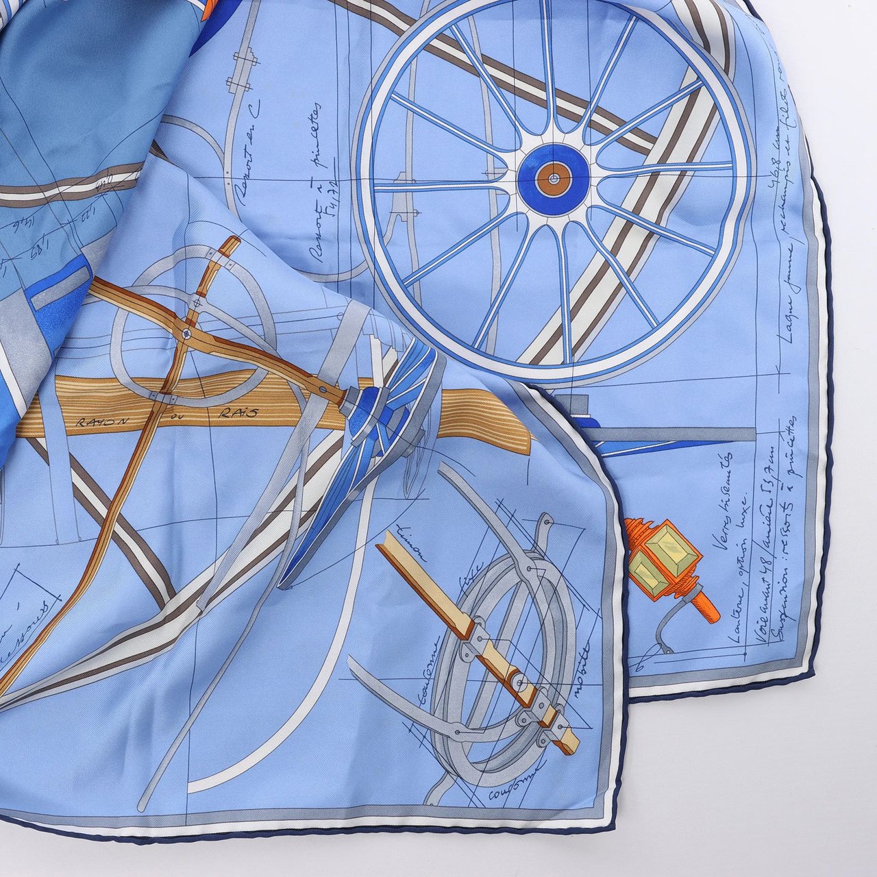 Hermès Carré 90 "Projet De Voiture" Silk handkerchief in Blue Blauw