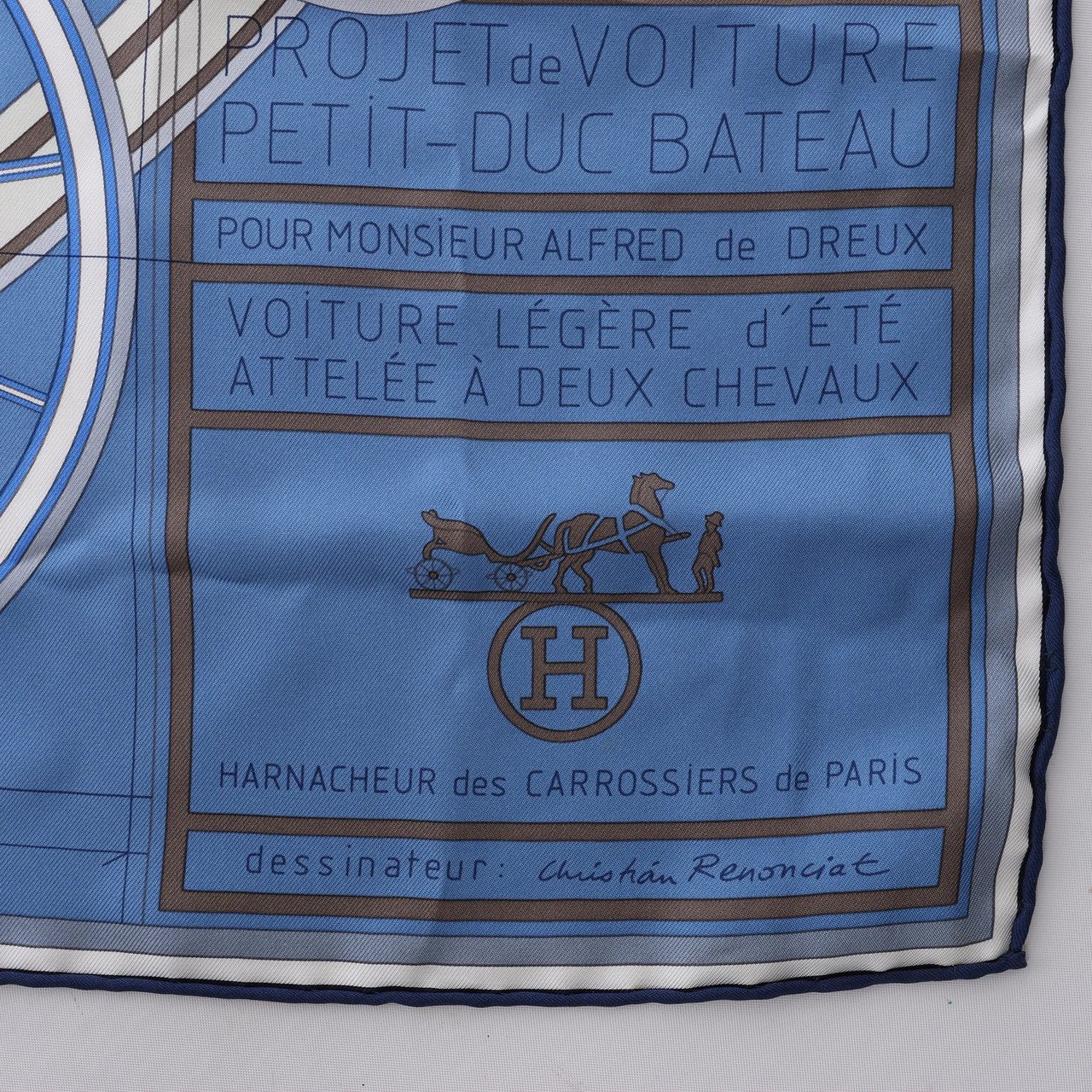Hermès Carré 90 "Projet De Voiture" Silk handkerchief in Blue Blauw