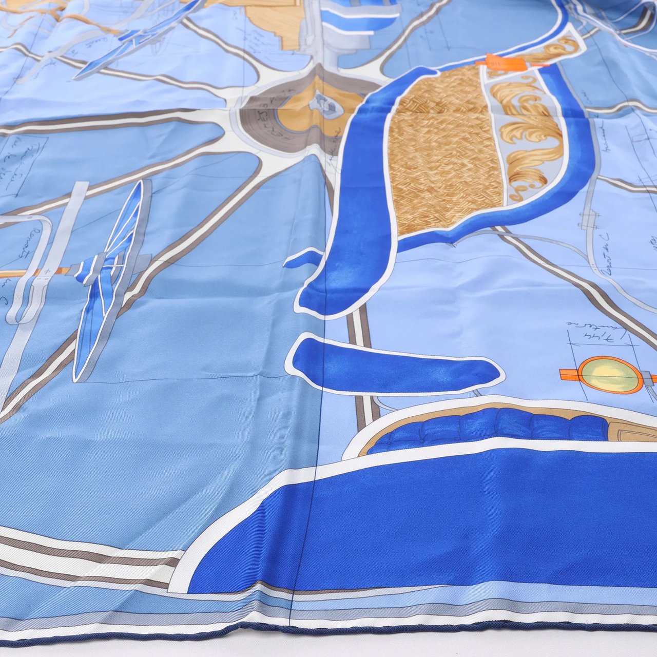 Hermès Carré 90 "Projet De Voiture" Silk handkerchief in Blue Blauw