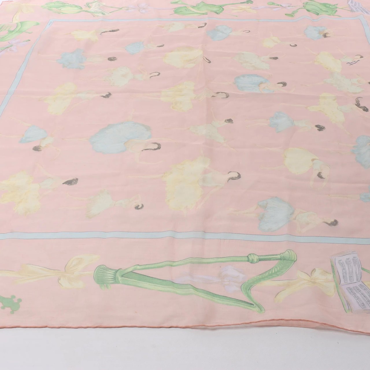 Hermès Carré 90 "La Dance ballet" Silk handkerchief in Pink Roze