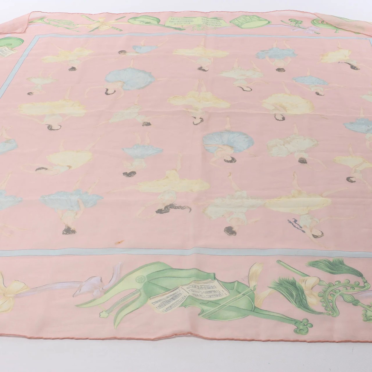 Hermès Carré 90 "La Dance ballet" Silk handkerchief in Pink Roze