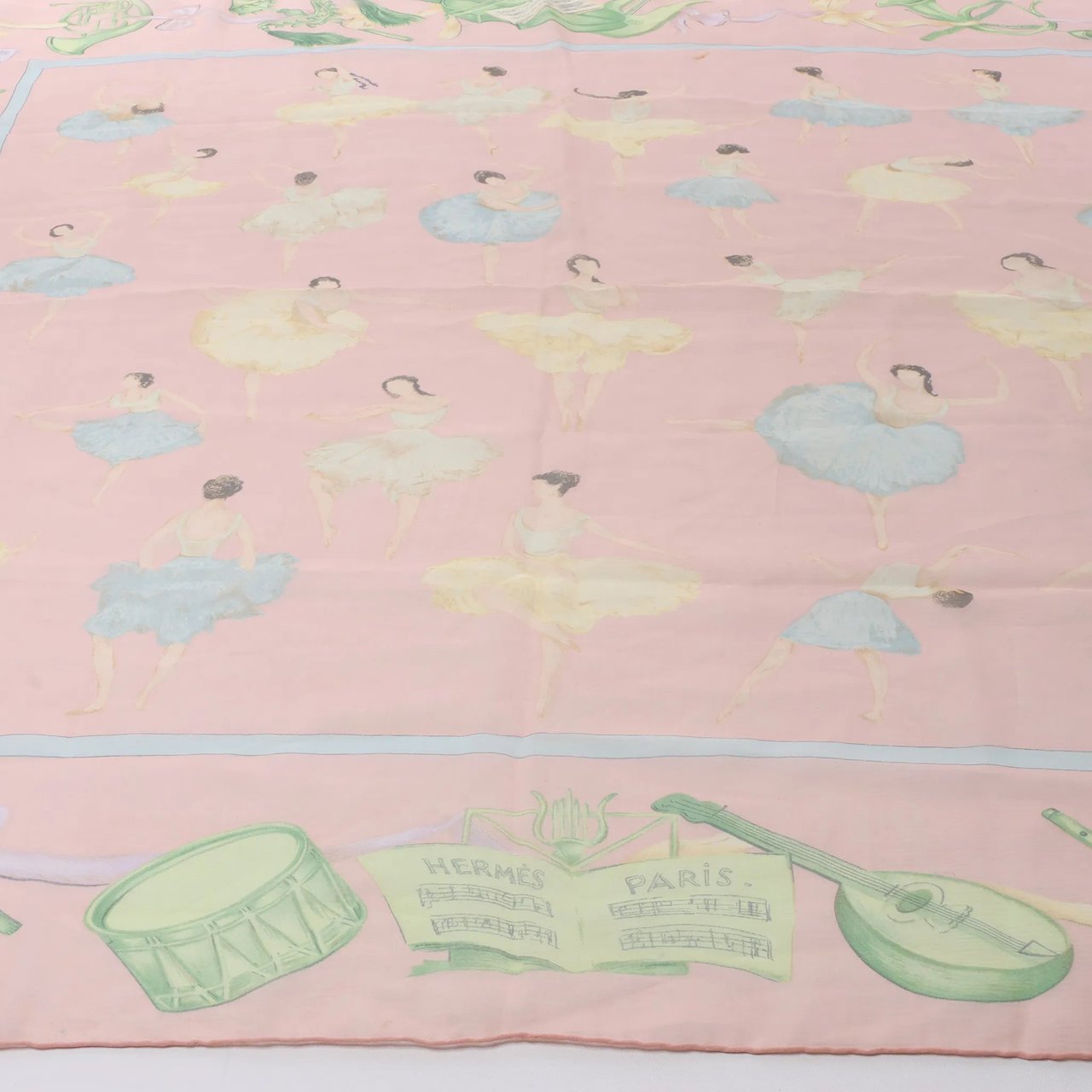 Hermès Carré 90 "La Dance ballet" Silk handkerchief in Pink Roze