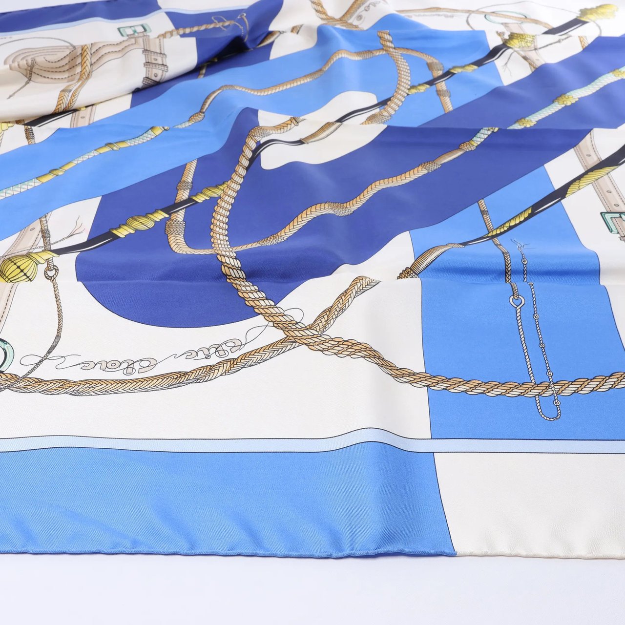 Hermès Carré 90 "Clic Clac" Silk handkerchief in Blue Blauw