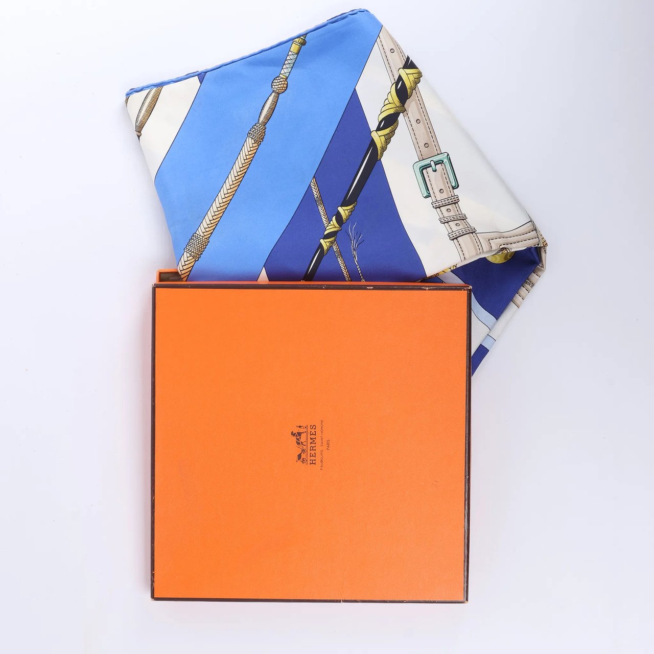 Hermès Carré 90 "Clic Clac" Silk handkerchief in Blue Blauw