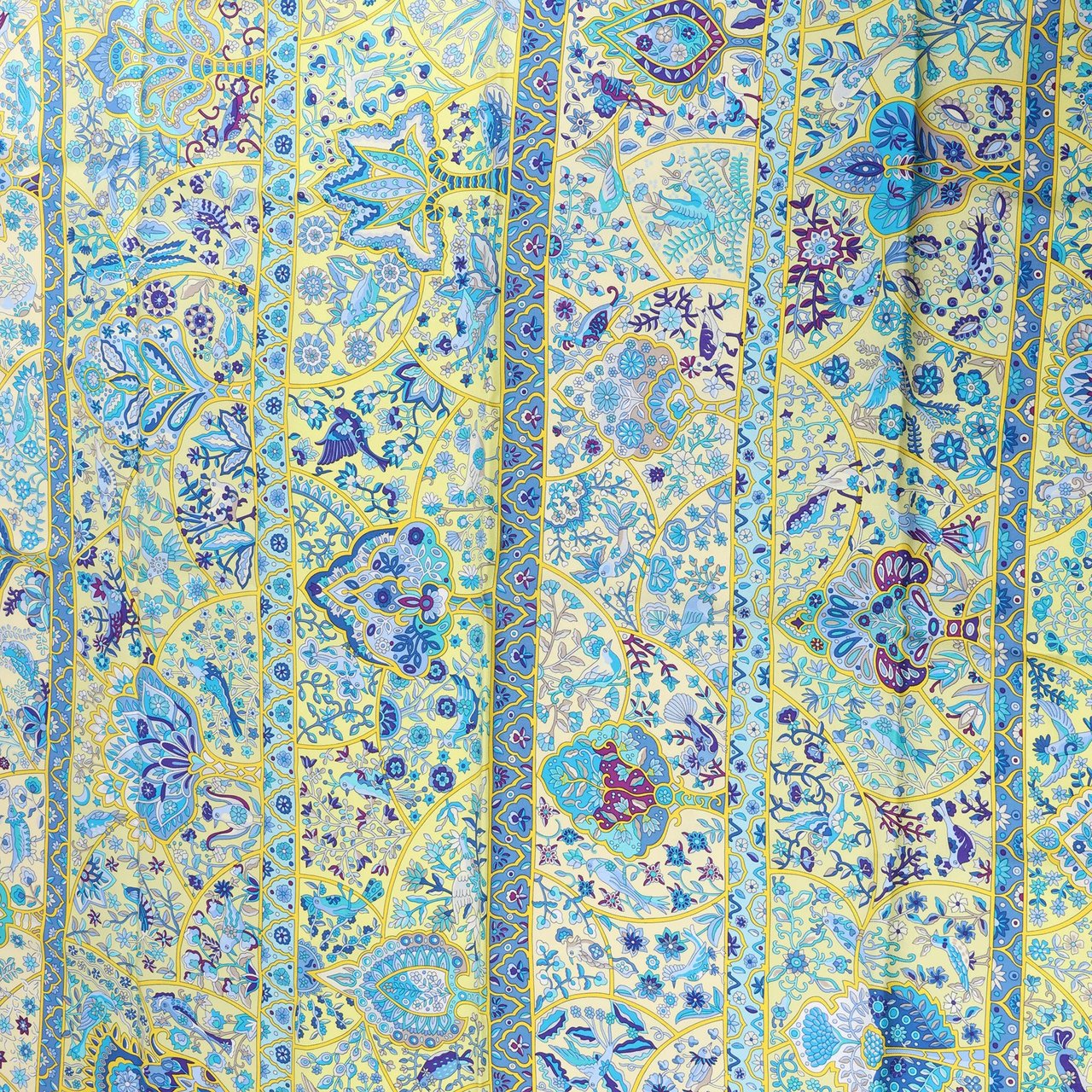 Hermès Carré 90 "Au Pays des Oiseaux Fleurs" Silk handkerchief in Blue Blauw