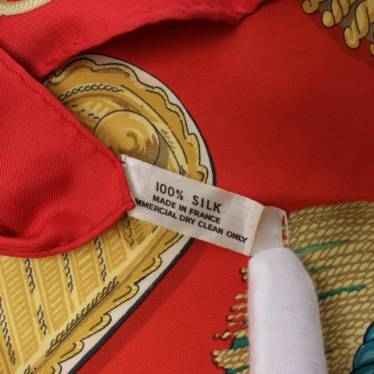 Hermès Carré 90 "Epaulettes" Silk handkerchief in Red Divers