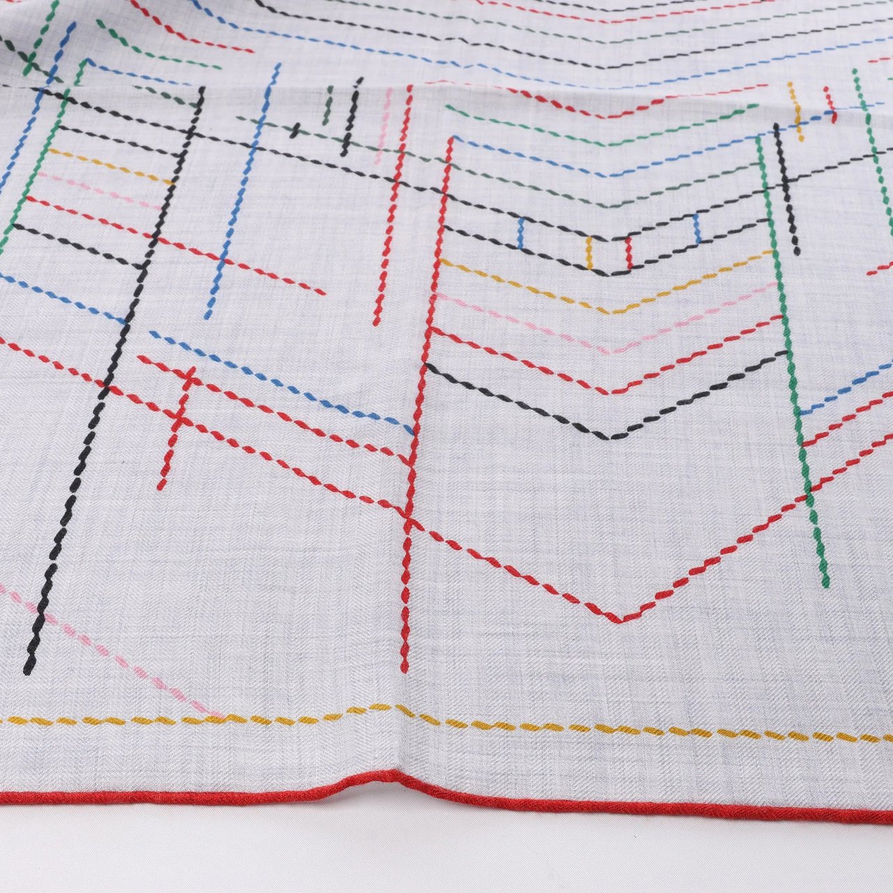 Hermès Carré Géant "PIQUE SELLIER" Cashmere & Silk Scarf in Gray Grijs