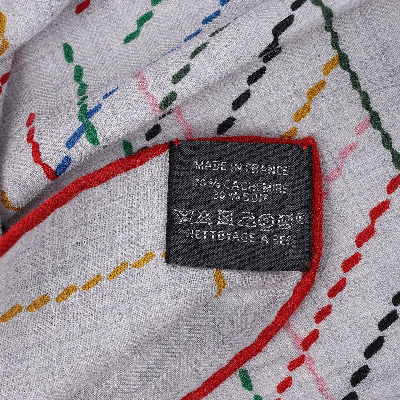 Hermès Carré Géant "PIQUE SELLIER" Cashmere & Silk Scarf in Gray Grijs