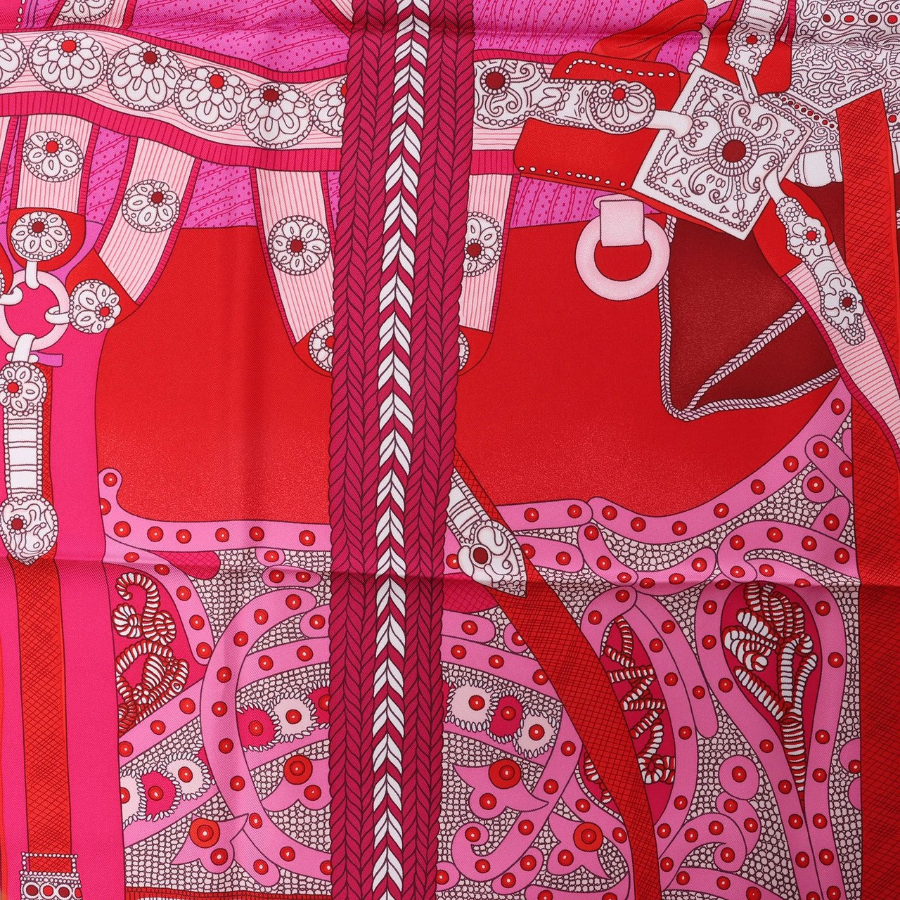 Hermès Carré 90 "SELLE DE DIGNITAIRE" Silk handkerchief in Pink Roze