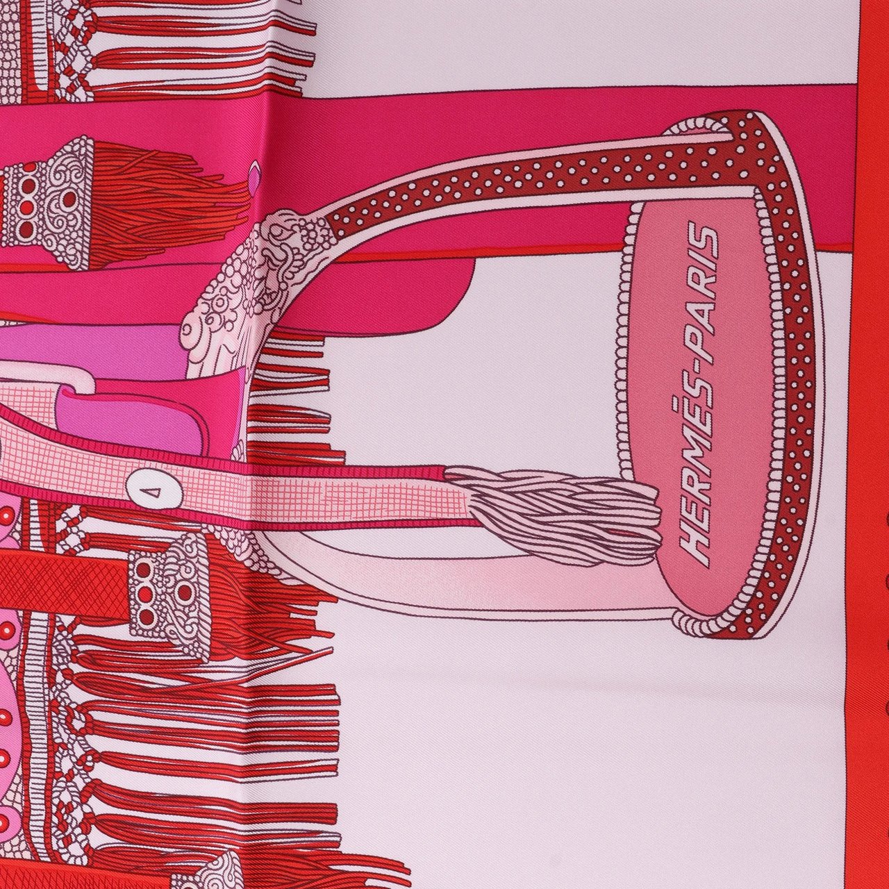 Hermès Carré 90 "SELLE DE DIGNITAIRE" Silk handkerchief in Pink Roze
