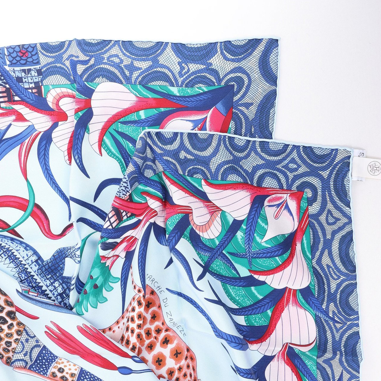 Hermès Carré 90 "LA MARCHE Du ZAMBEZE" Silk handkerchief in Blue Blauw