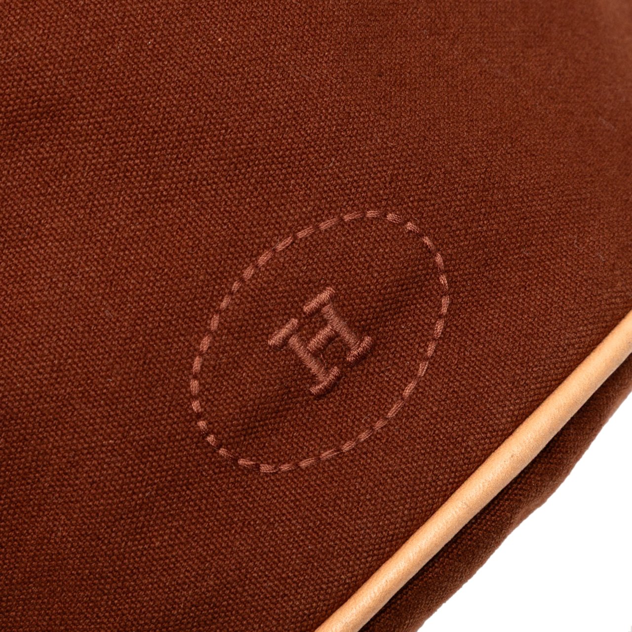 Hermès Toile Polochon Mimile Bruin